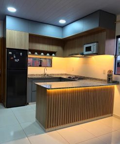 Cocina fabricada en parota